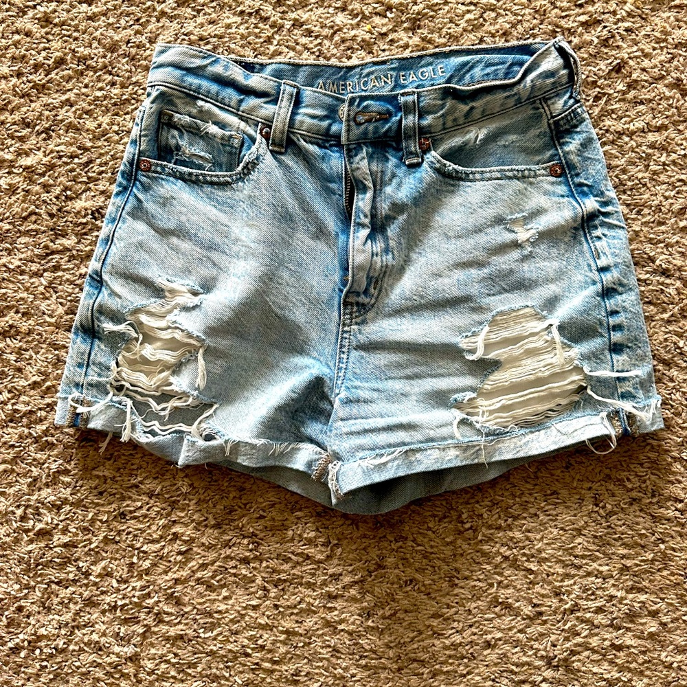 AE mom shorts